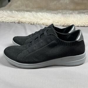 BZees Shoes Womens 9.5M Golden Knit Slip On Lifestyle Casual and Fashion Sneaker